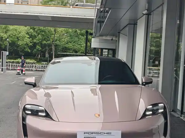 Porsche Taycan 2023