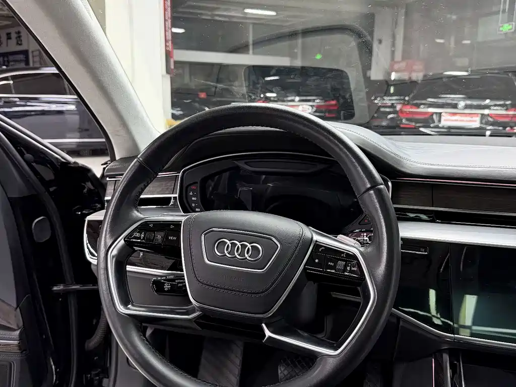 Audi A8 2019 — фото 12