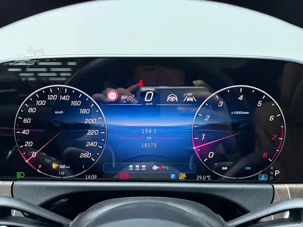 Mercedes-Benz E-Class 2024
