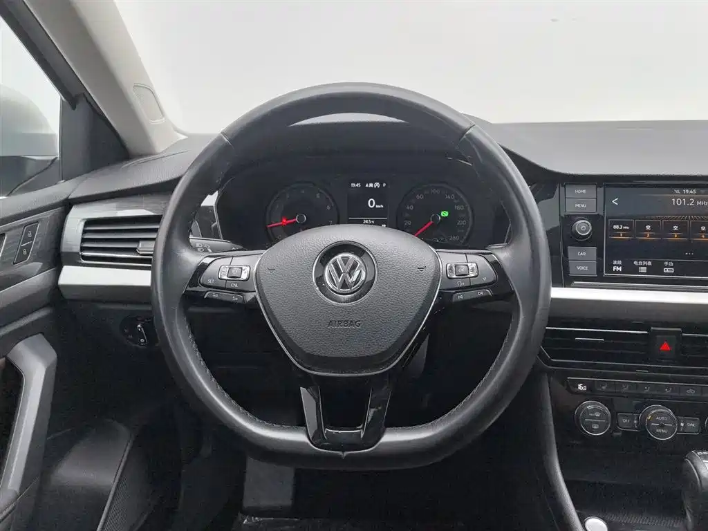 Volkswagen Lavida 2019 — фото 11
