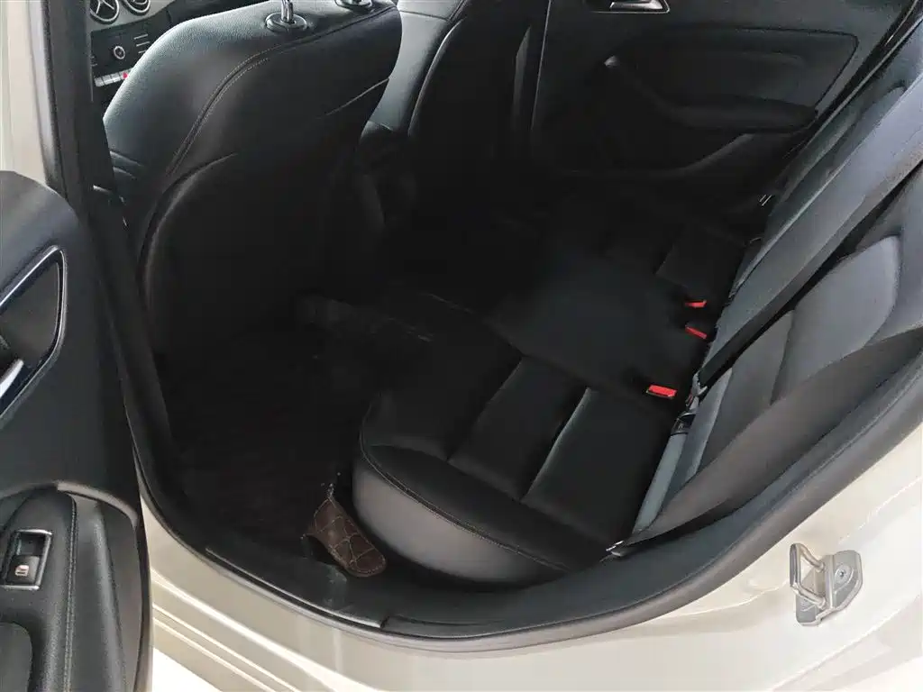 Mercedes-Benz B-Class 2018 — фото 12