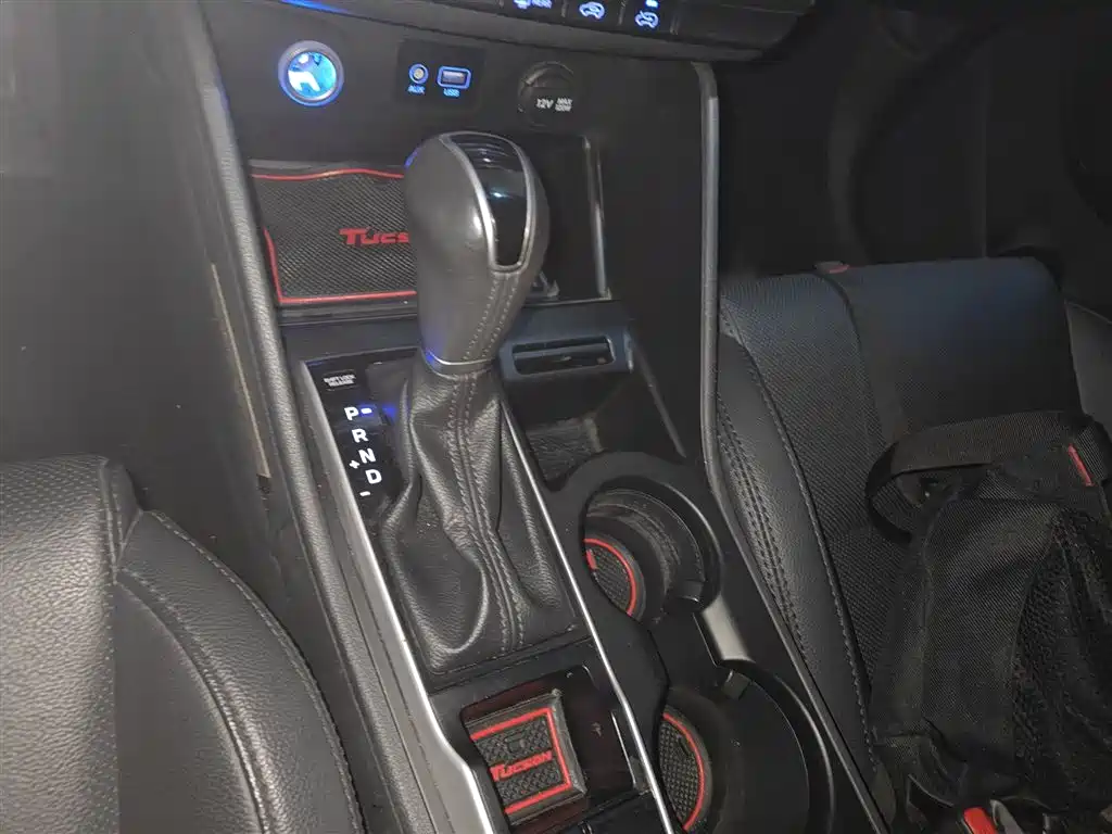Hyundai Tucson 2017 — фото 12