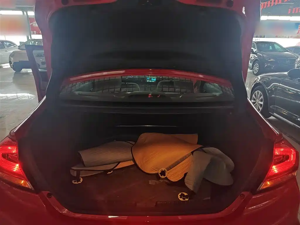 Honda Civic 2014 — фото 10