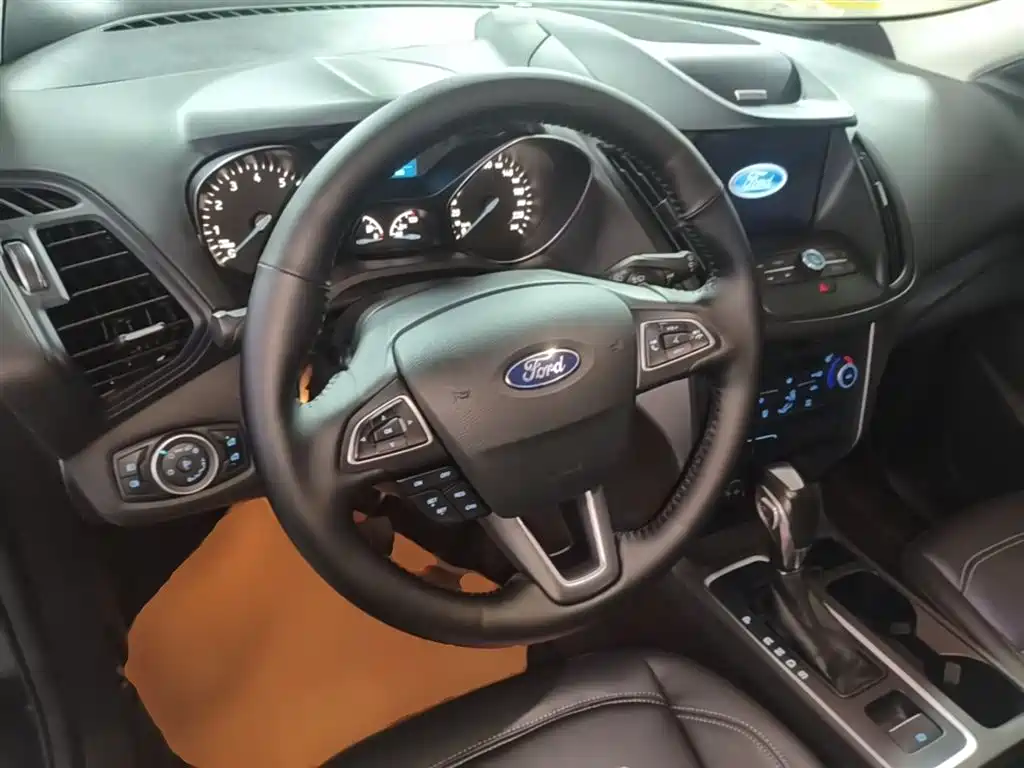 Ford Kuga 2019 — фото 11