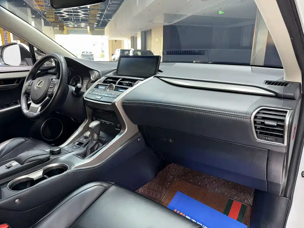 Lexus NX 2015 — фото 26