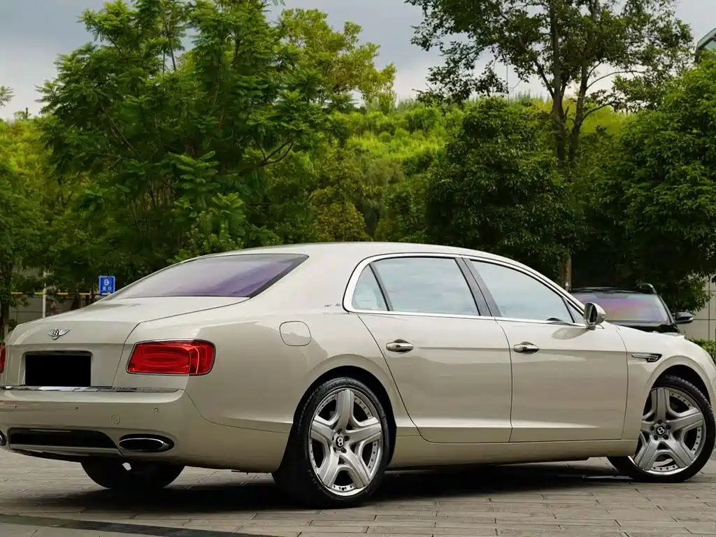 Bentley Flying Spur 2014 — фото 8