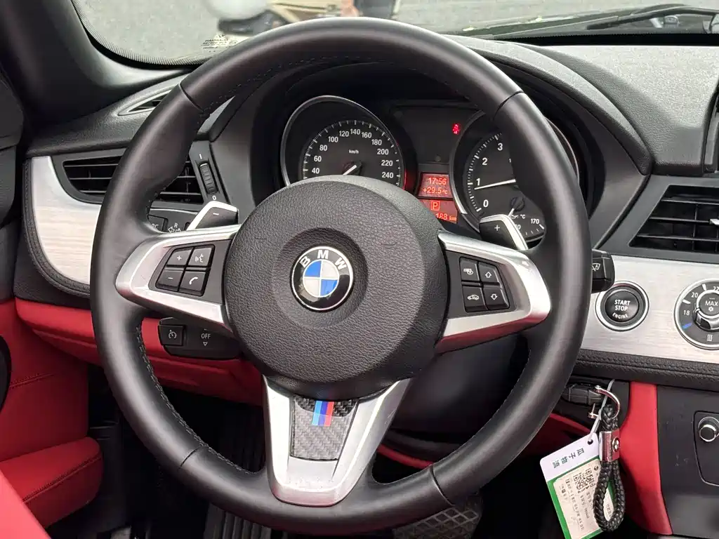 BMW Z4 2013 — фото 11