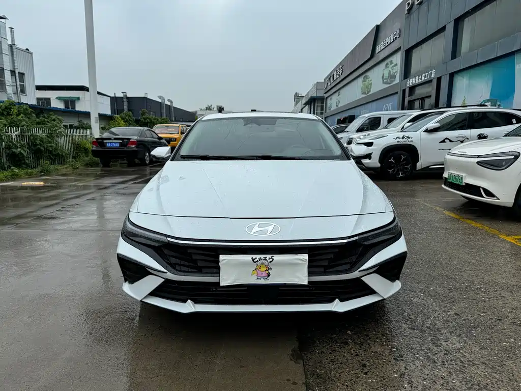 Hyundai Elantra 2023 — фото 2