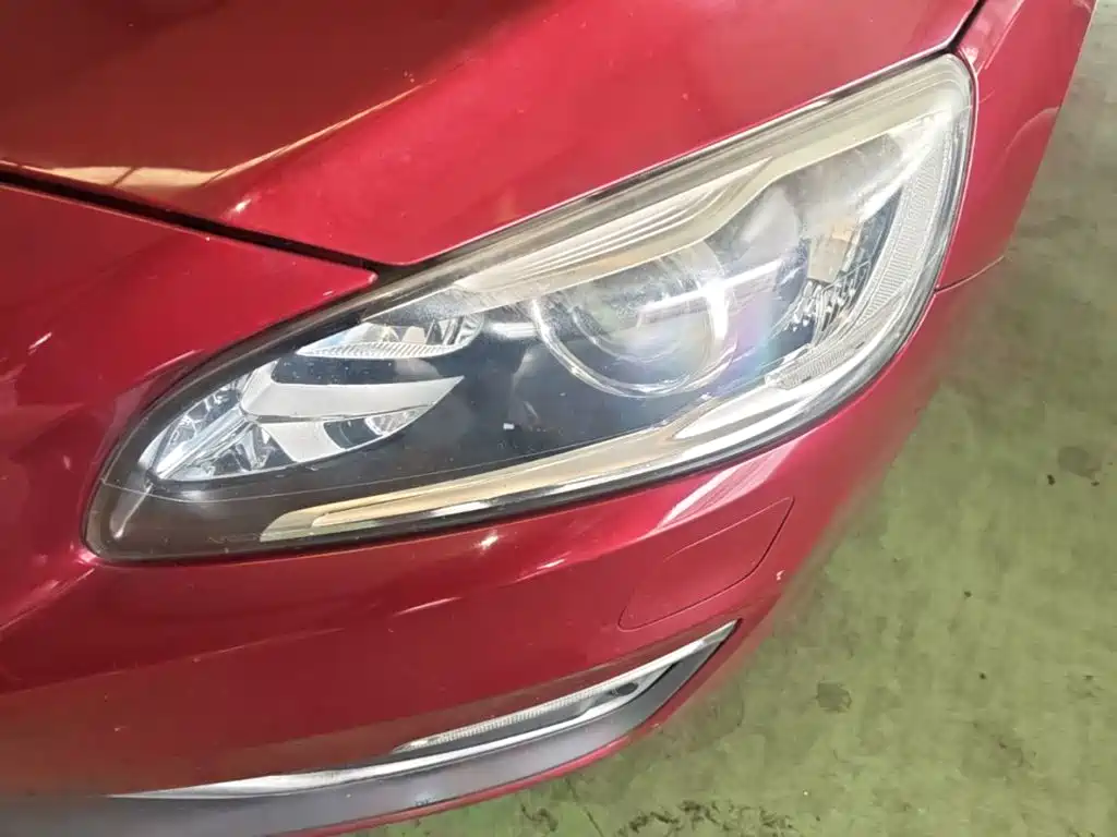 Volvo S60 2015 — фото 24