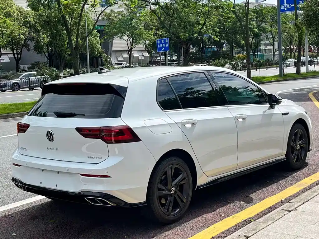 Volkswagen Golf 2024