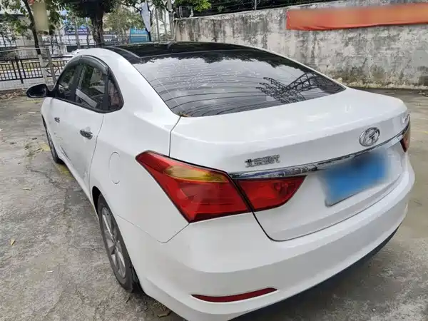 Hyundai Mistra 2014
