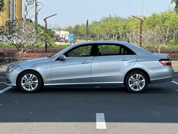 Mercedes-Benz E-Class 2010