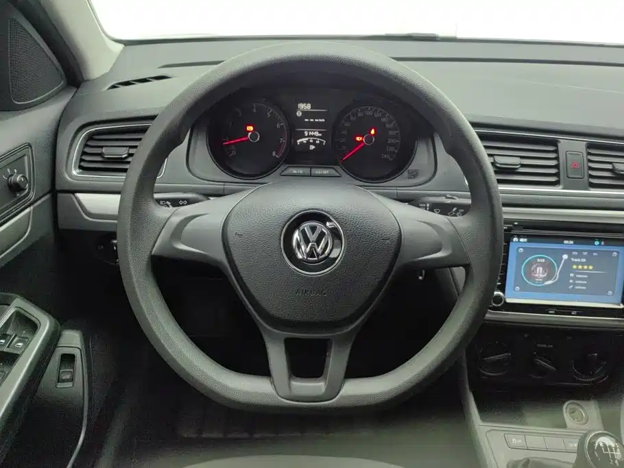 Volkswagen Lavida 2016 — фото 15