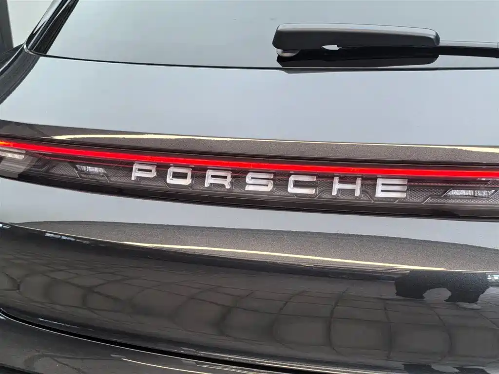 Porsche Taycan 2025 — фото 21