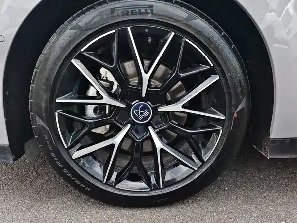BYD Han 2025