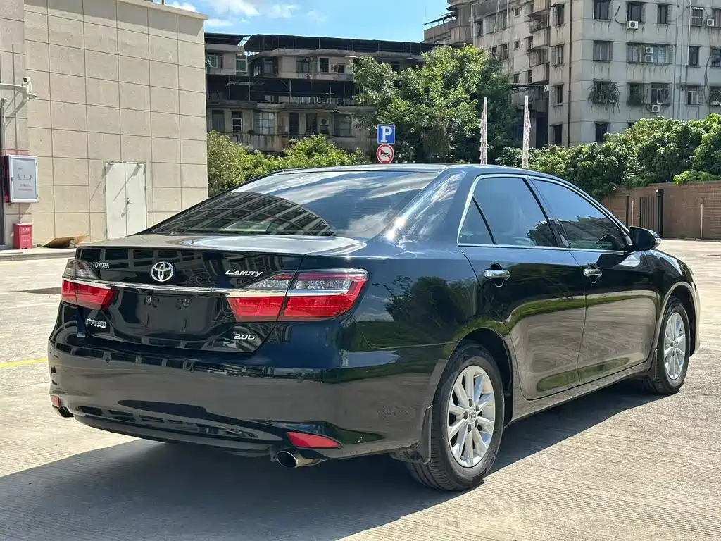 Toyota Camry 2016