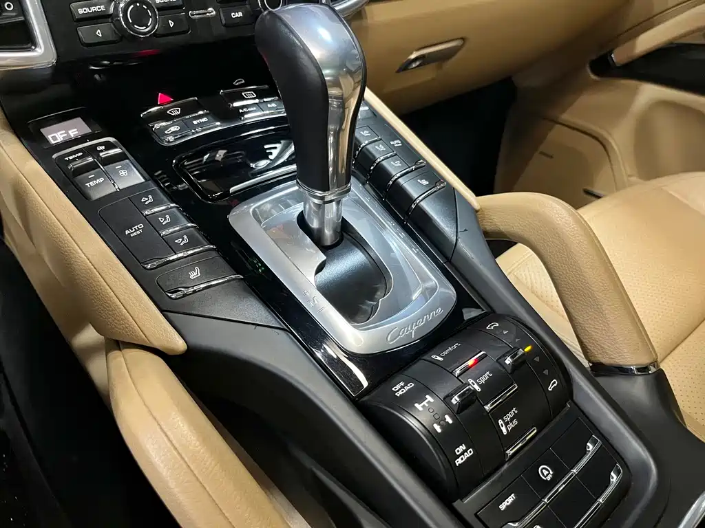 Porsche Cayenne 2015 — фото 10