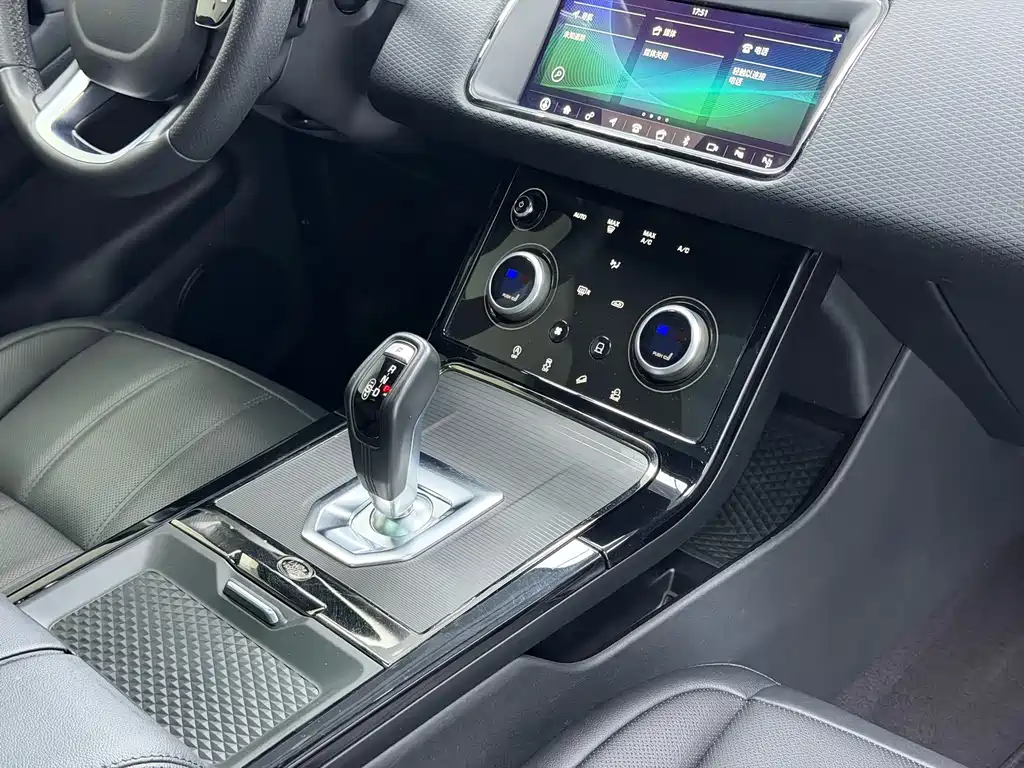 Land Rover Evoque 2021 — фото 11