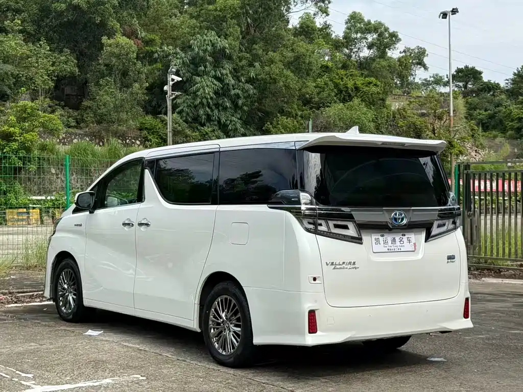 Toyota Vellfire 2020 — фото 11