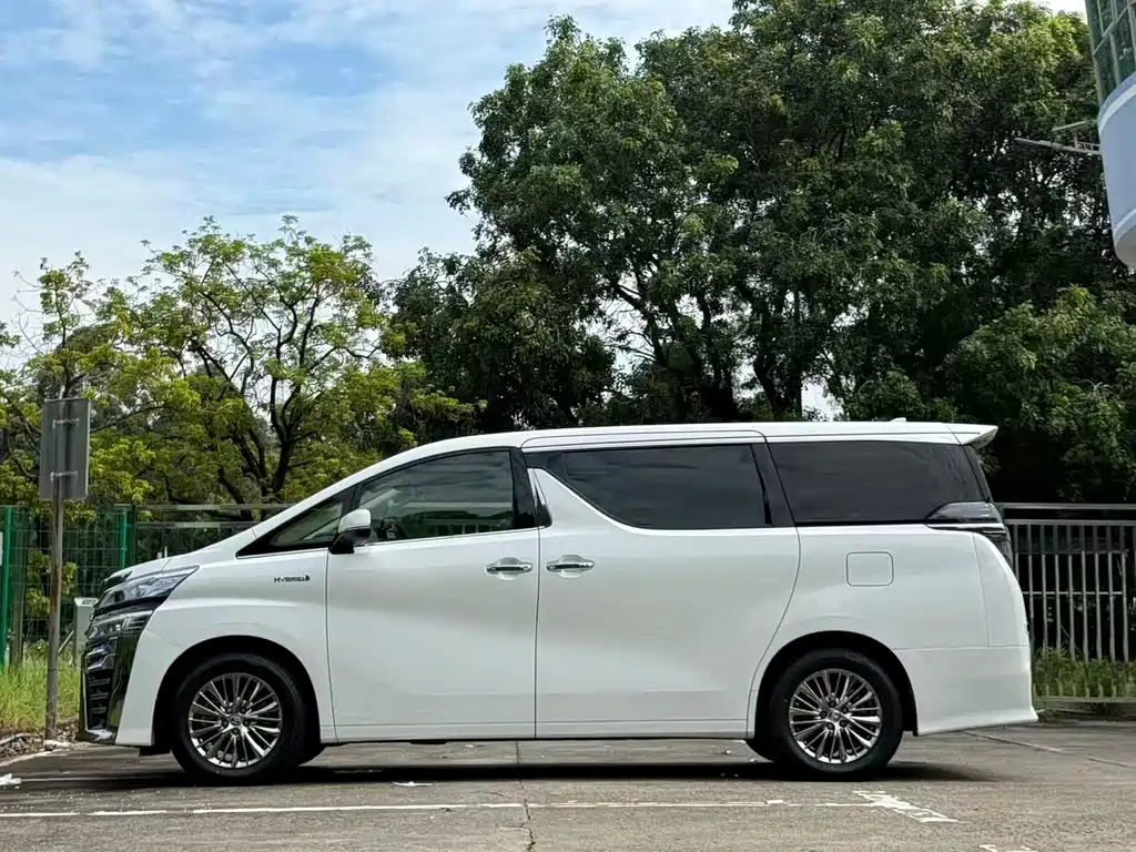 Toyota Vellfire 2020 — фото 12