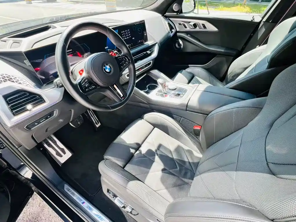 BMW XM 2025 — фото 18