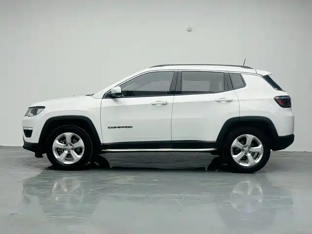 Jeep Compass 2018 — фото 4