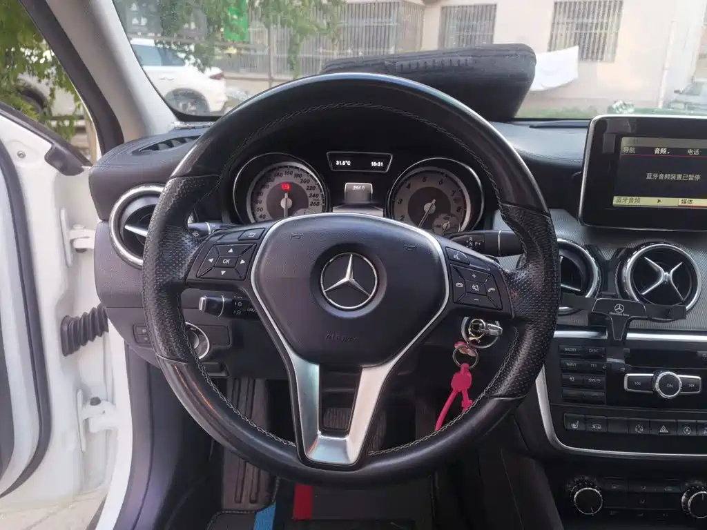Mercedes-Benz GLA 2015 — фото 3