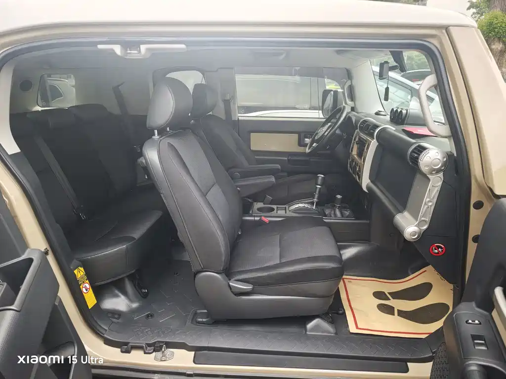 Toyota FJ Cruiser 2018 — фото 9