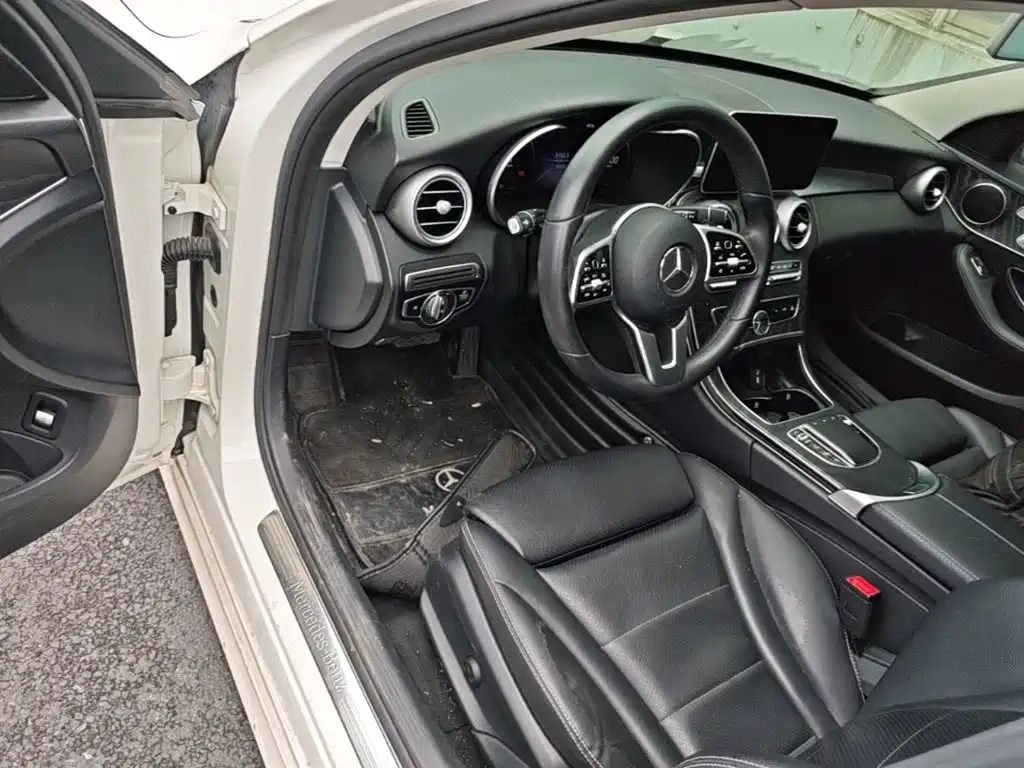 Mercedes-Benz C-Class 2019 — фото 16