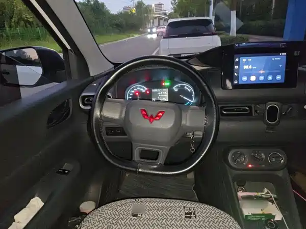 Wuling Hongguang New Energy 2025