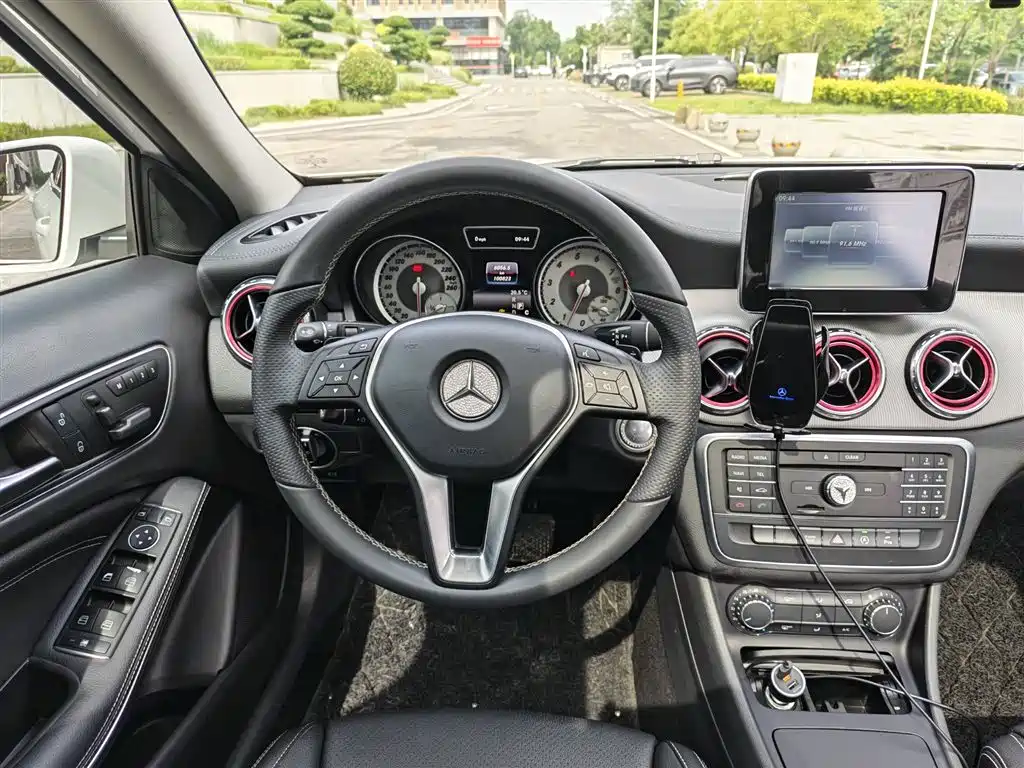 Mercedes-Benz GLA 2016 — фото 10