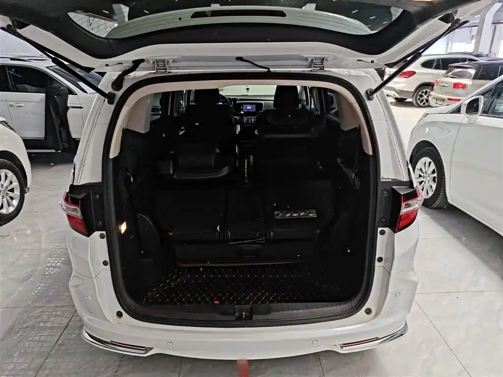 Honda Odyssey 2015 — фото 19