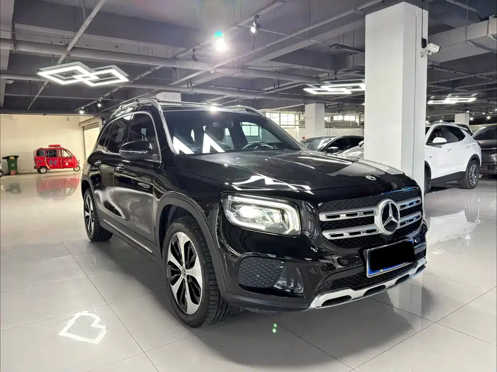 Mercedes-Benz GLB 2023