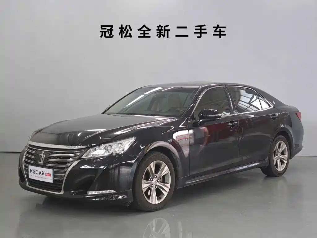 Toyota Crown 2017 — фото 1