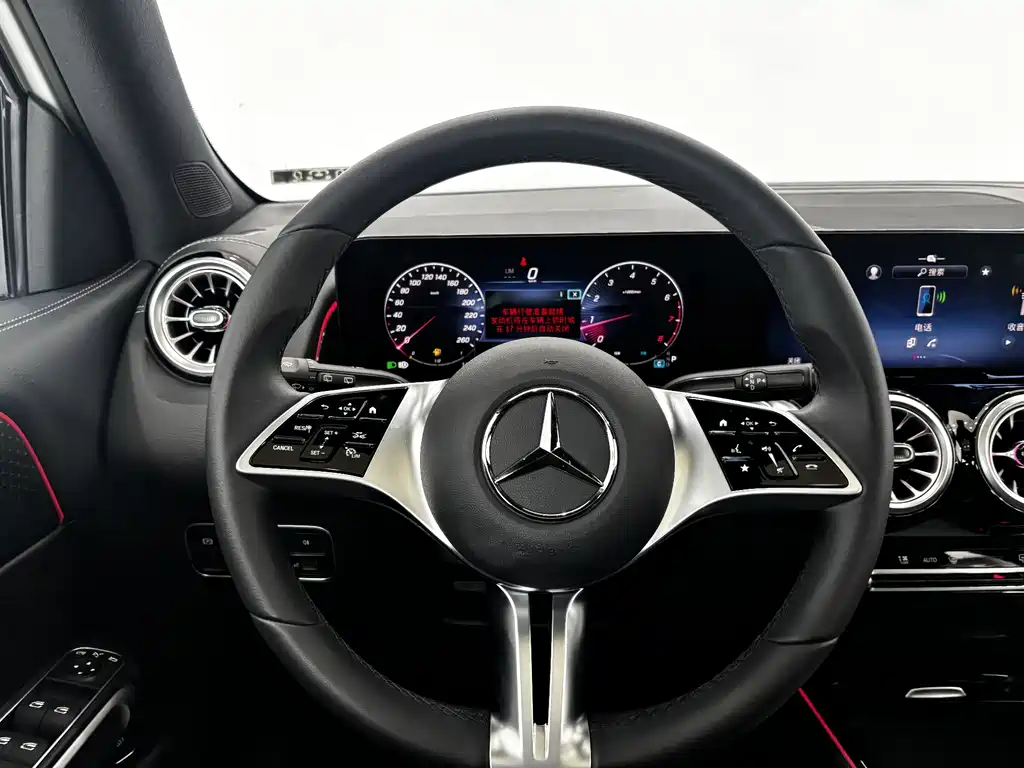 Mercedes-Benz GLB 2025 — фото 15