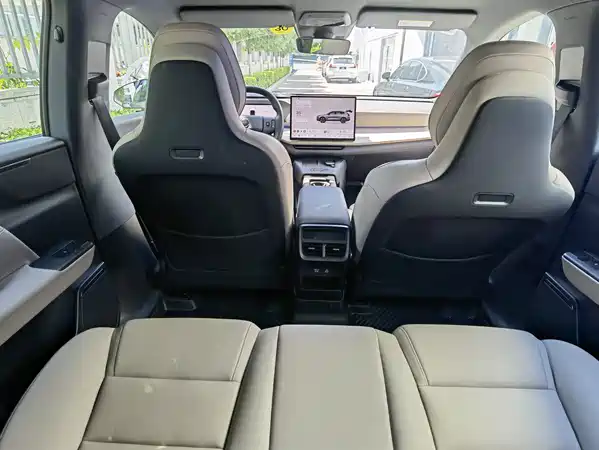 Volvo XC70 Plug-In Hybrid 2025