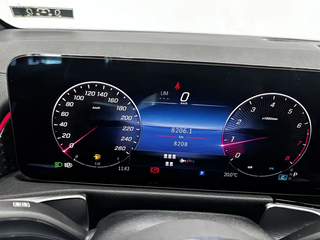Mercedes-Benz GLB 2025 — фото 16