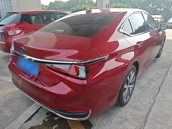 Lexus ES 2019
