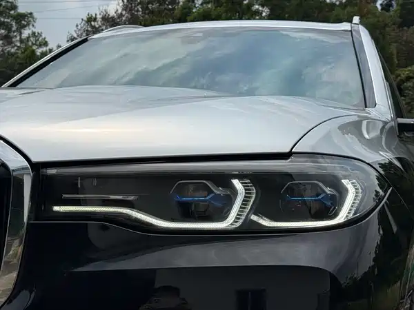 BMW X7 2023
