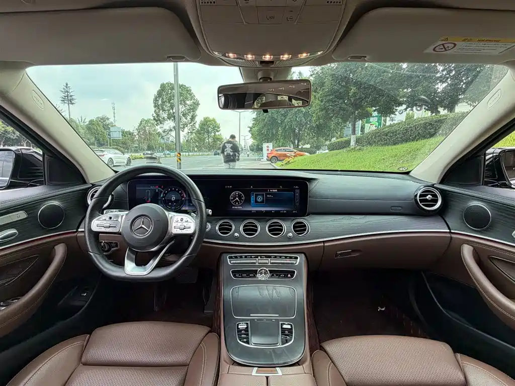 Mercedes-Benz E-Class 2020 — фото 11