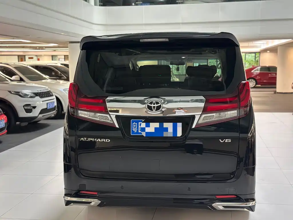 Toyota Alphard 2017 — фото 5
