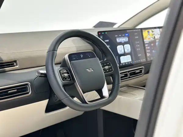 Li Auto MEGA 2025