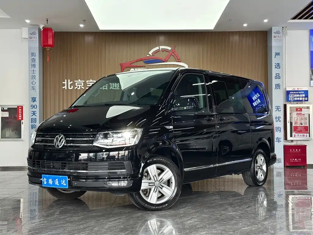 Volkswagen Multivan 2017 — фото 1