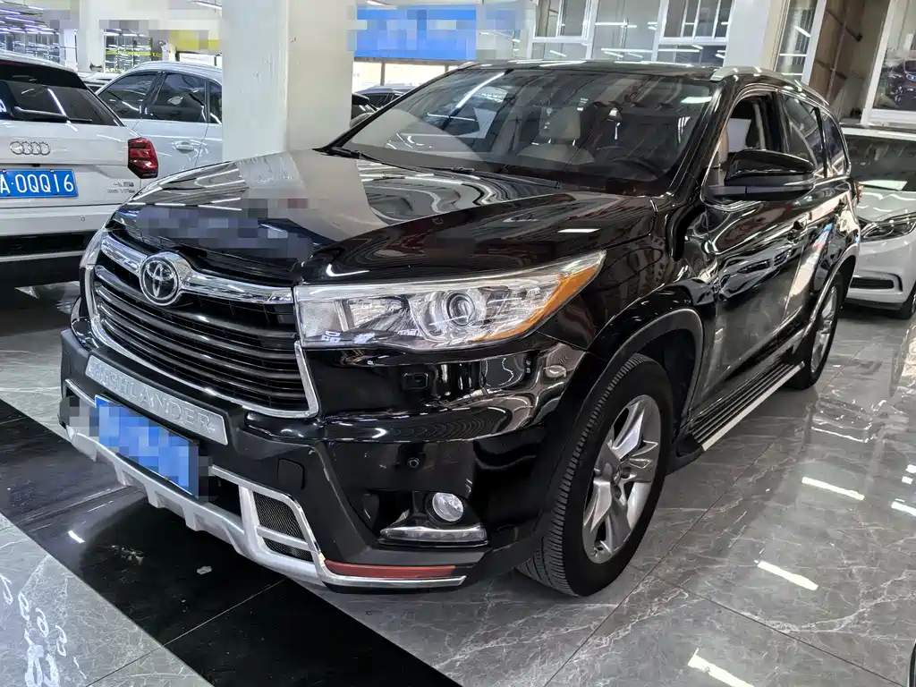 Toyota Highlander 2018 — фото 1