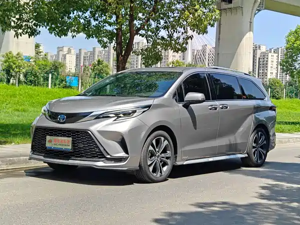 Toyota Granvia 2024