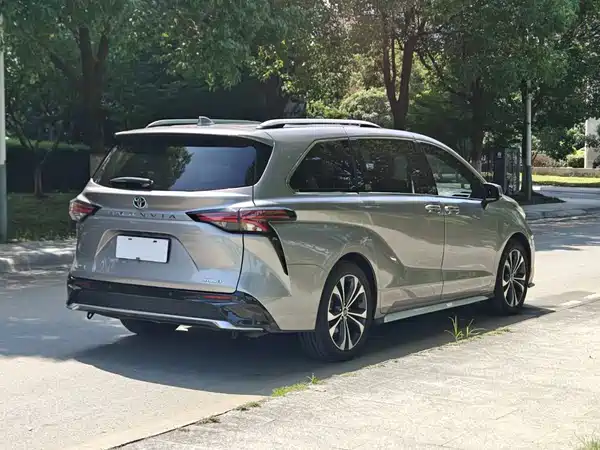 Toyota Granvia 2024
