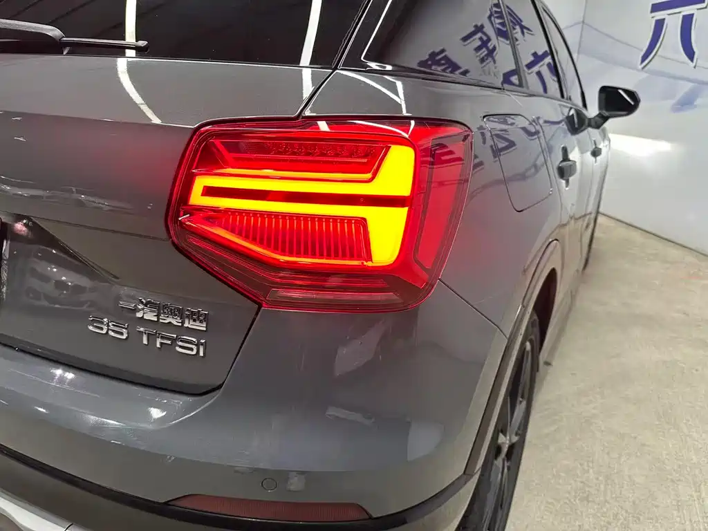 Audi Q2L 2020 — фото 16