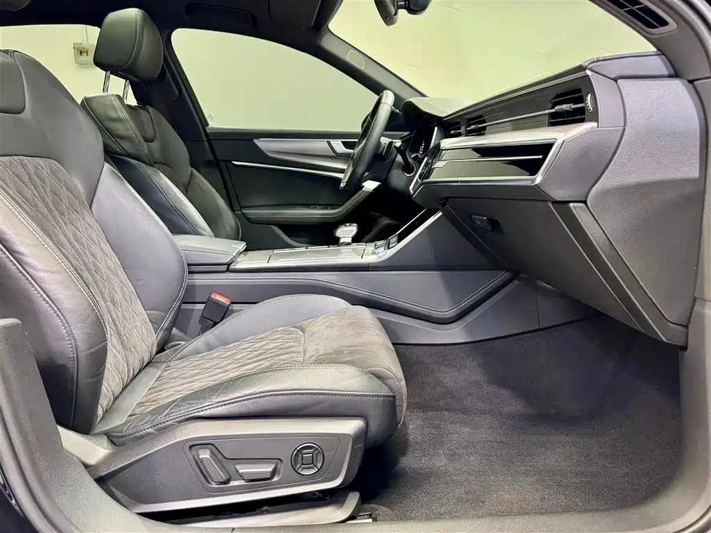 Audi A6L 2021 — фото 19