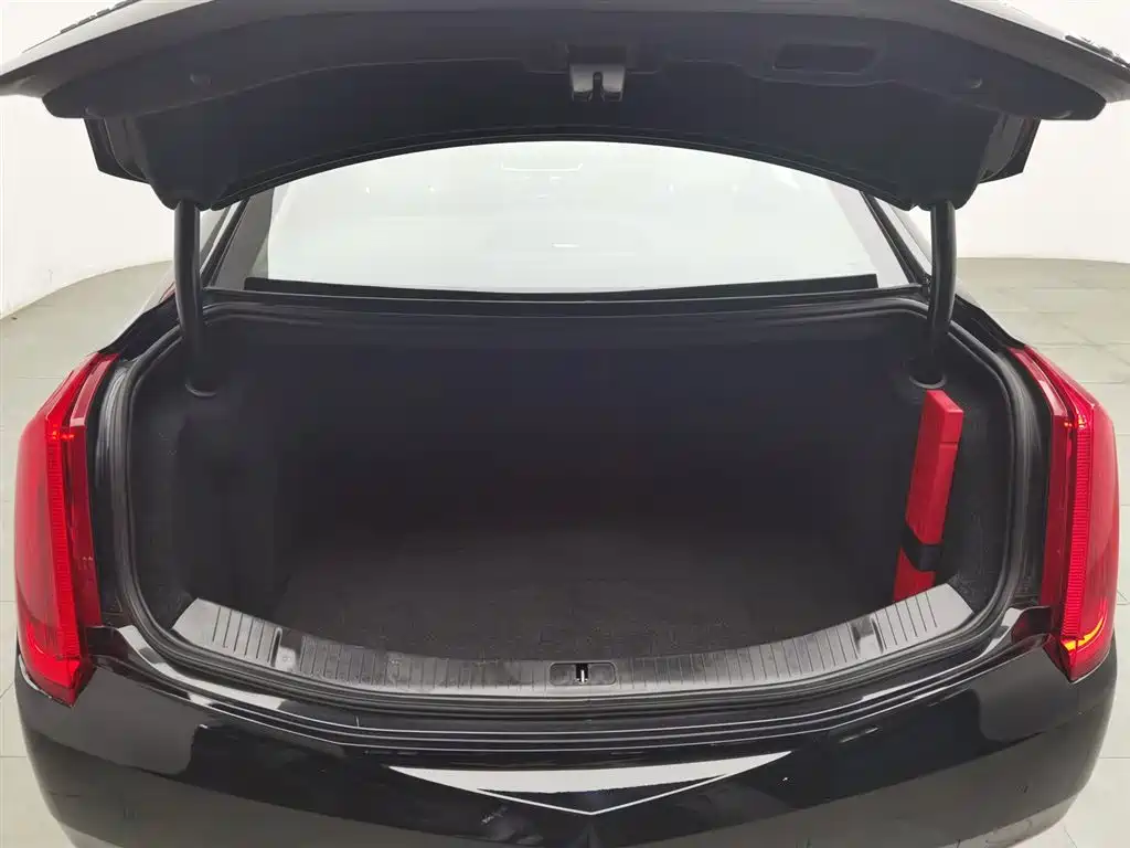 Cadillac XTS 2016 — фото 16