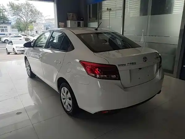 Toyota Yaris L 2019